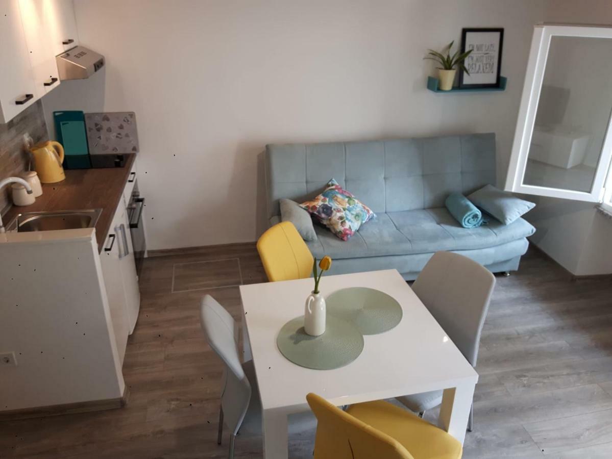 Fina M Studio Apartman Kali Exterior photo